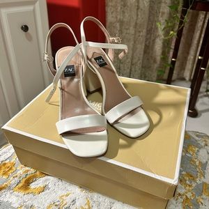 Zac Posen Cream White Sandals size 8